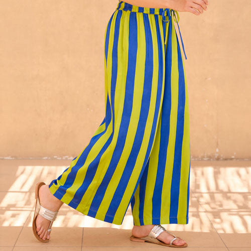 Shop women bottoms at Pinklay