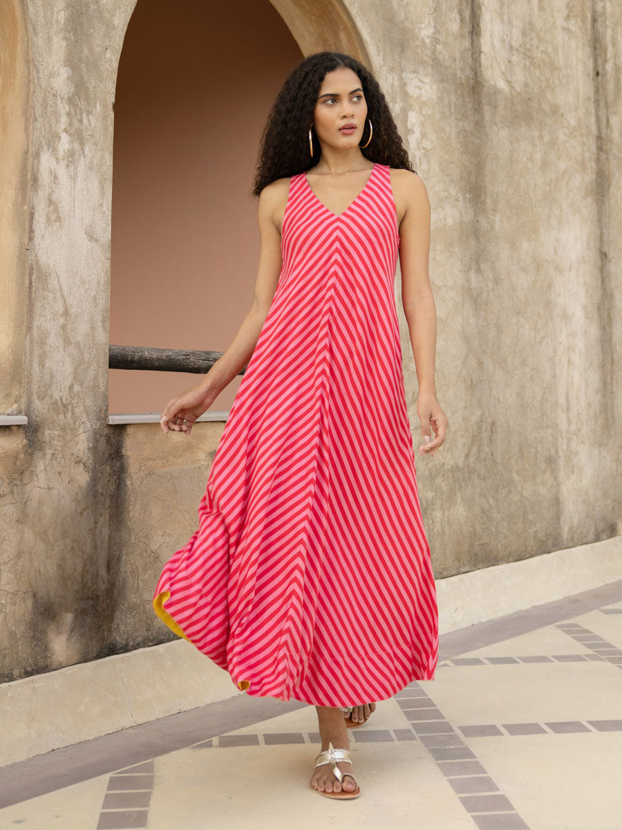 The Queen Sleeveless Dress