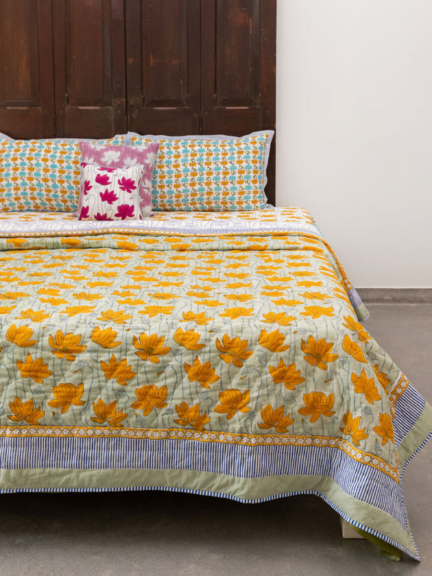 Samriddhi Block Printed Cotton Quilt | Pinklay