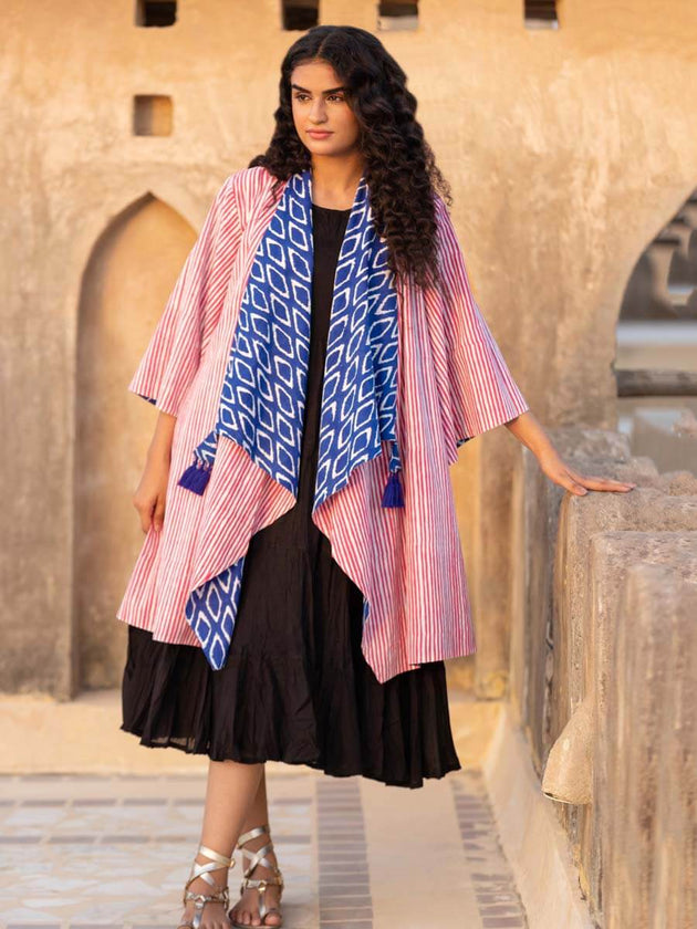 Outlander Waterfall Reversible Cotton Shrug | Pinklay