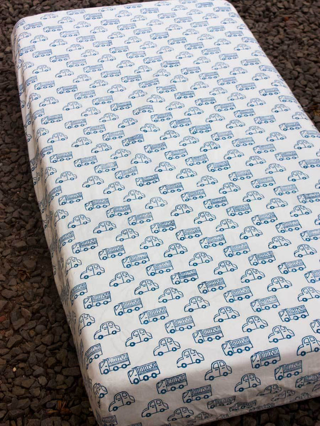 Vroom Vroom Cotton Cot/Crib Fitted Sheet - Pinklay