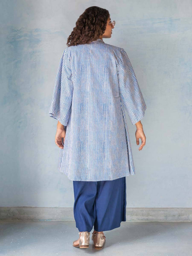 Safarnama Waterfall Reversible Cotton Shrug | Pinklay